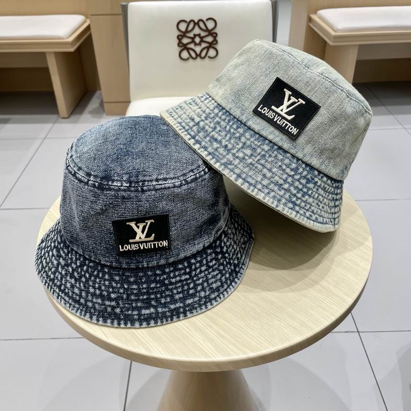LV hat 062702